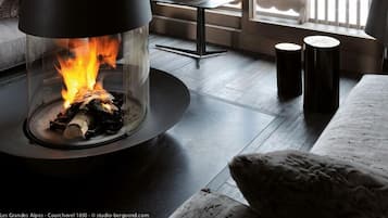 Plasma TV, DVD player, streaming services