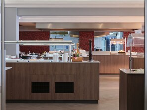 Petit déjeuner buffet compris tous les jours