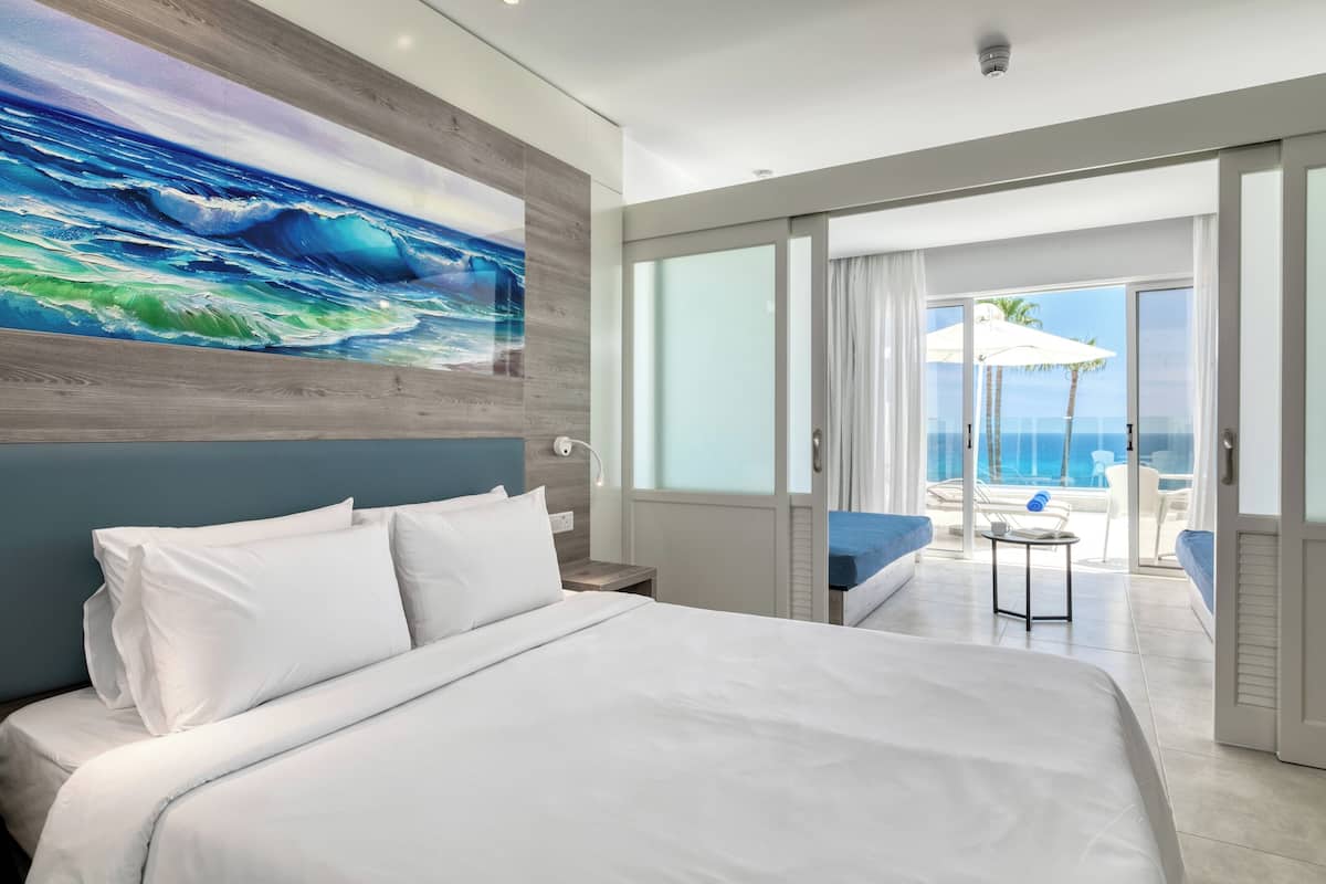 Superior Family Room Sea View (Garden Area)