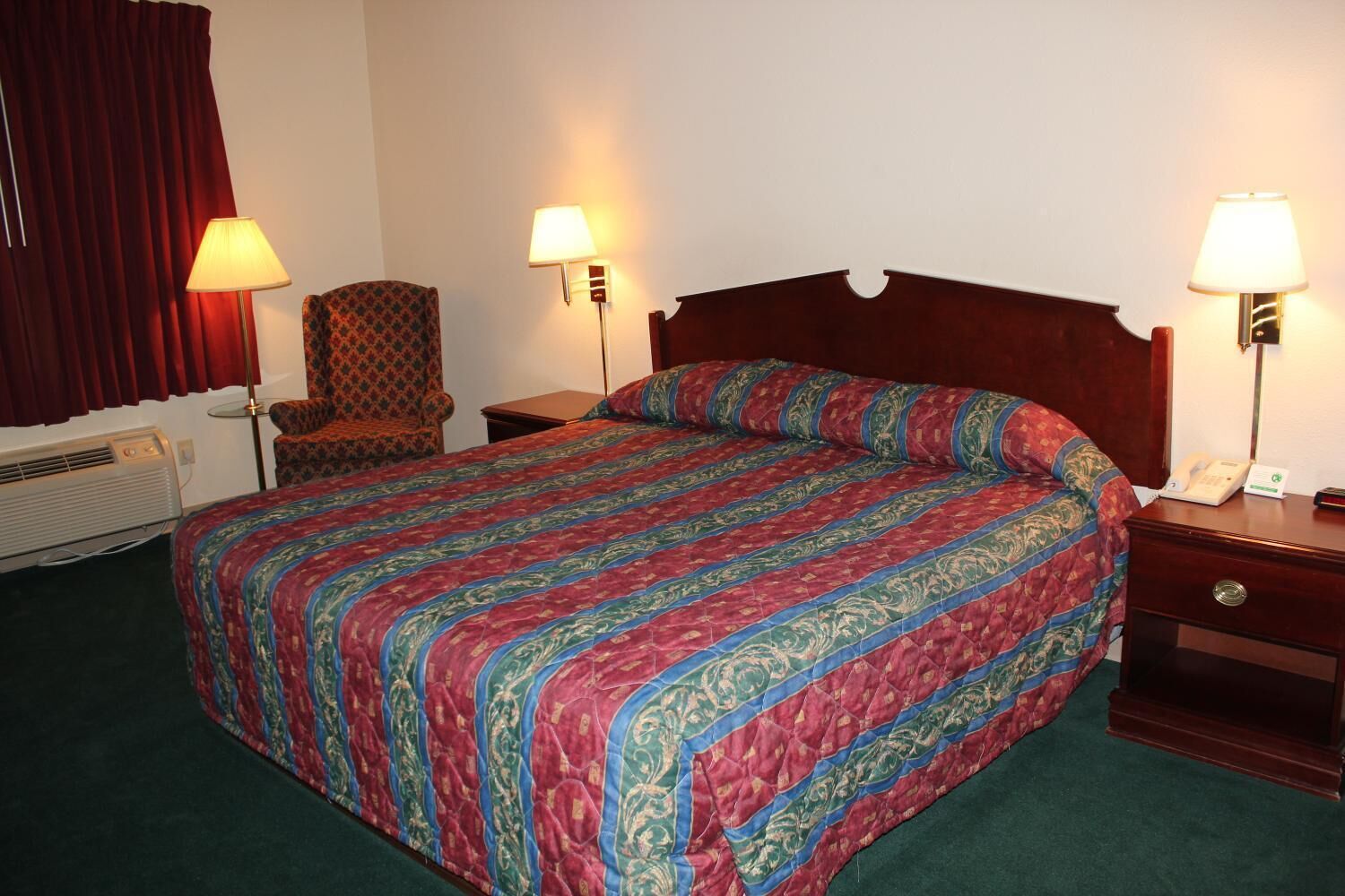 standard room, 1 king bed | blackout curtains, iron/ironing board, free wifi, bed sheets