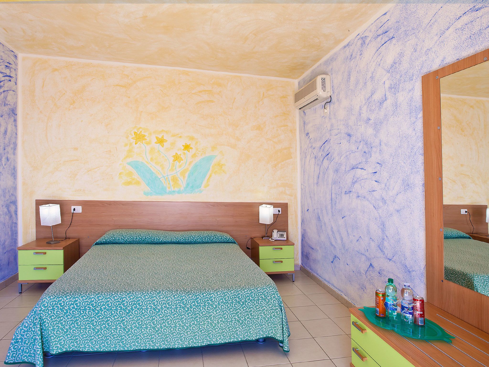 standard double room | desk, blackout curtains, cots/infant beds, free wifi