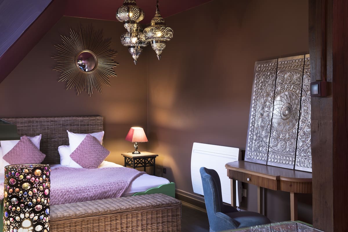 Signature Suite, Jetted Tub (SPA 1001 nuits) | Individually decorated, individually furnished, iron/ironing board