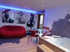 Romantic Suite, 1 Queen Bed | Individually decorated, individually furnished, iron/ironing board