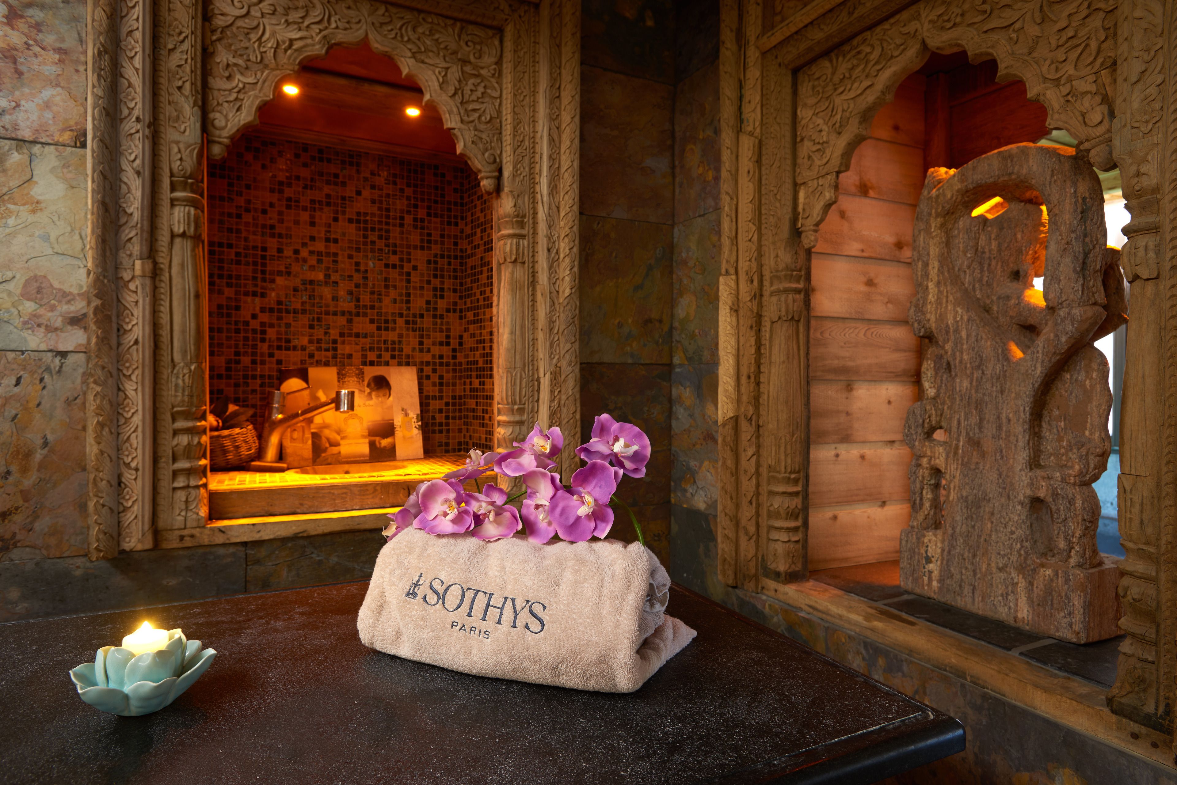 couples treatment room(s), sauna, hot tub, steam room, body treatments