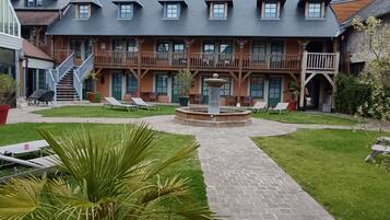 Romantic Room, 1 Double Bed, Private Bathroom | Individually decorated, individually furnished, iron/ironing board