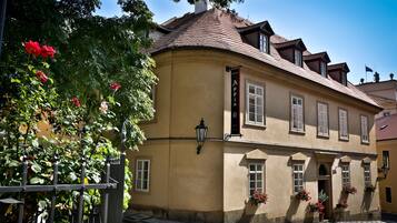 Fachada da propriedade