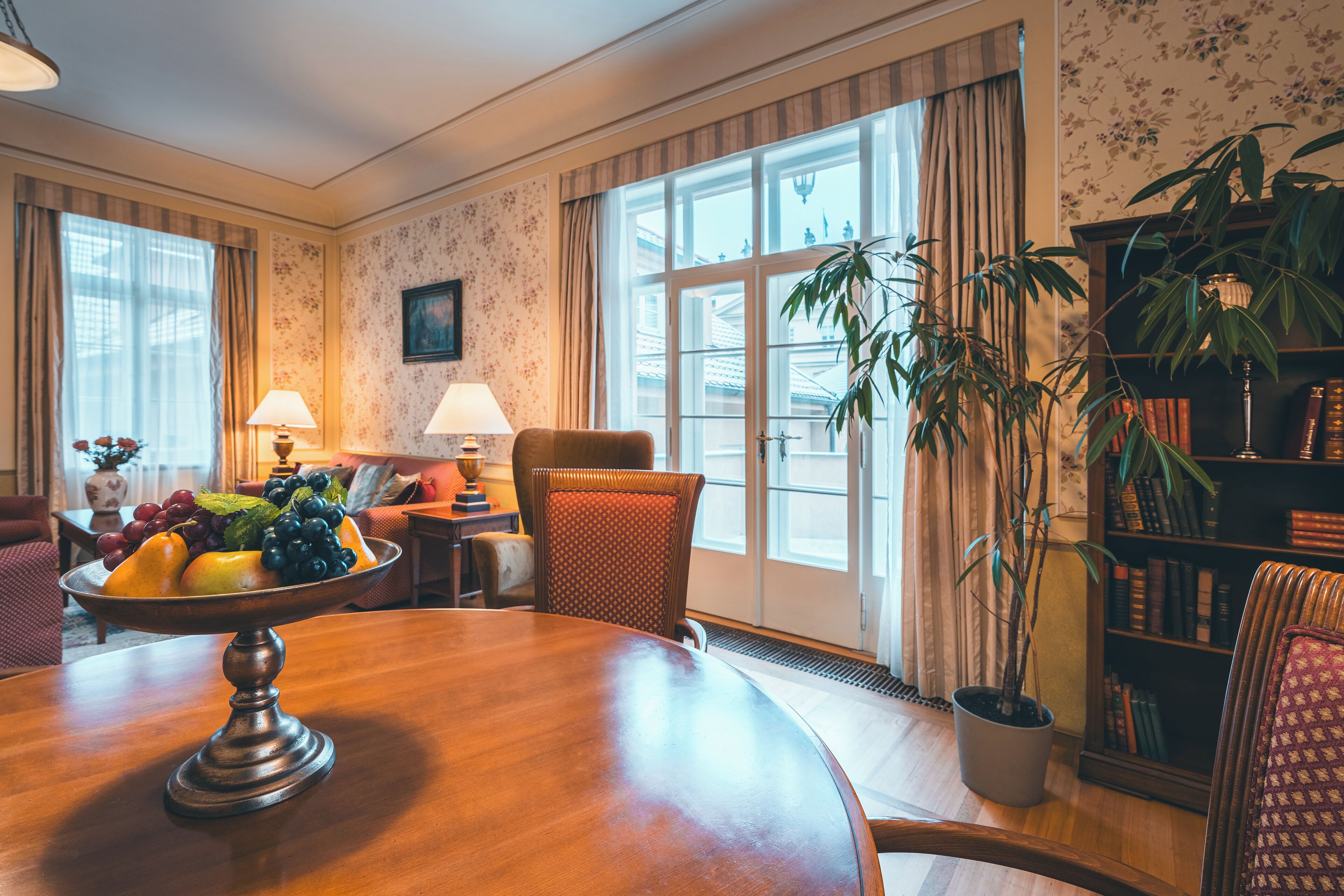 81-cm smart tv with satellite channels