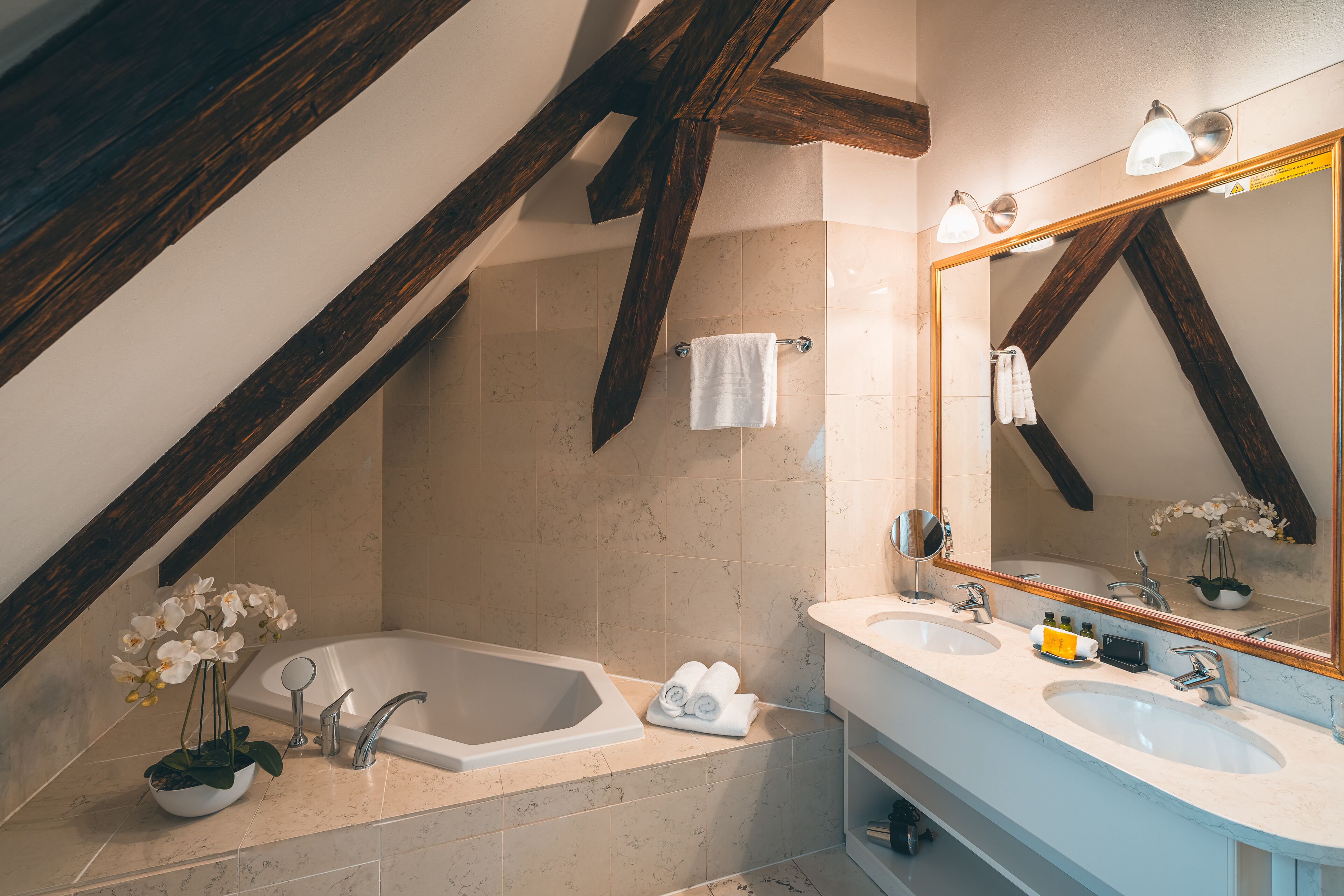 comfort apartment, 2 bedrooms | bathroom | bathtub, designer toiletries, hair dryer, bathrobes