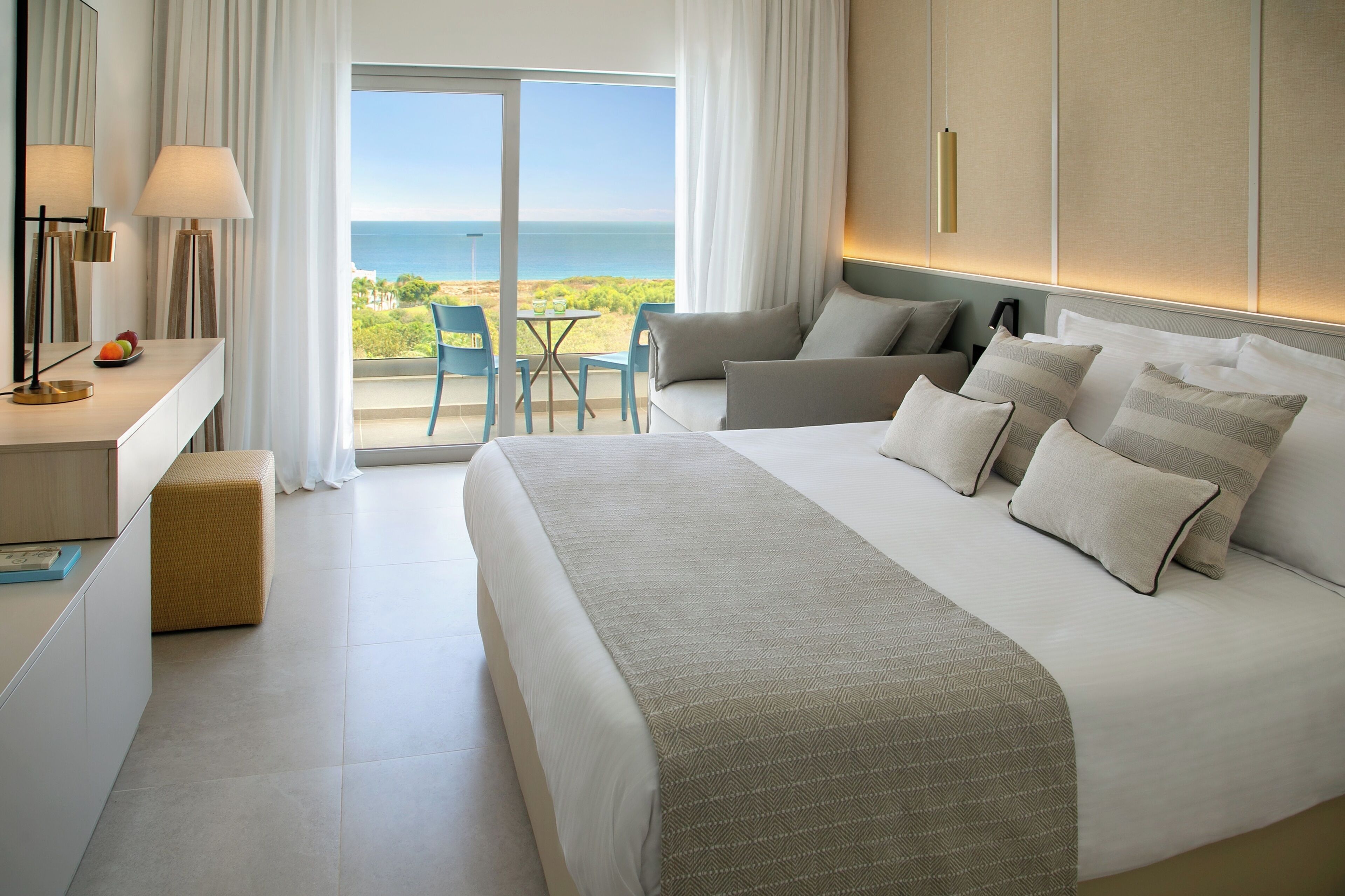 Két bảo mật tại phòng, màn/rèm cản sáng, nôi/giường cho trẻ sơ sinh 