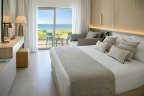 Caja de seguridad en la habitación, cortinas blackout y cunas 