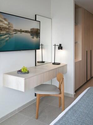 Unclassified image, 5 of 52, button - Atlantica Aqua Blue (Paralimni)
