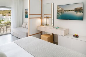 In-room safe, blackout curtains, cots/infant beds - Atlantica Aqua Blue (Paralimni)