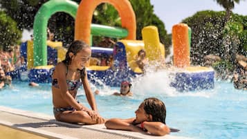 Piscine extérieure (ouverte en saison)