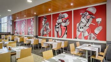 Frukostbuffé varje dag (EUR 10 per person)