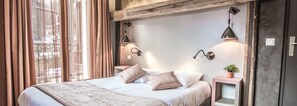 Suite | Una cassaforte in camera, una scrivania
