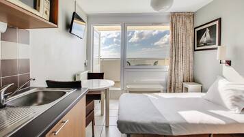 1 bedroom, laptop workspace, WiFi, bed sheets