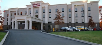 Hampton Inn & Suites Jamestown