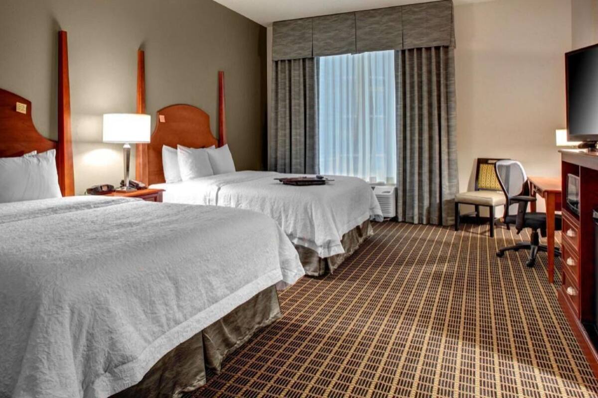 Down comforters, in-room safe, desk, iron/ironing board