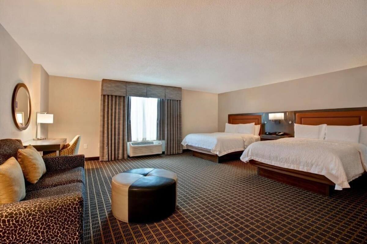Down comforters, in-room safe, desk, iron/ironing board