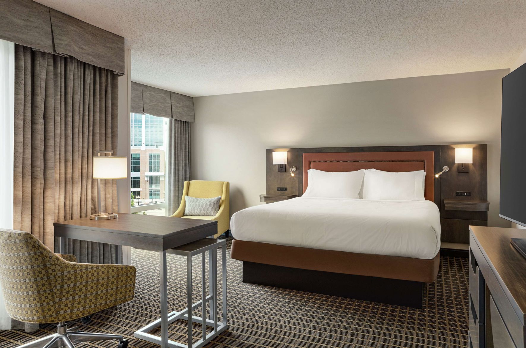Down comforters, in-room safe, desk, iron/ironing board