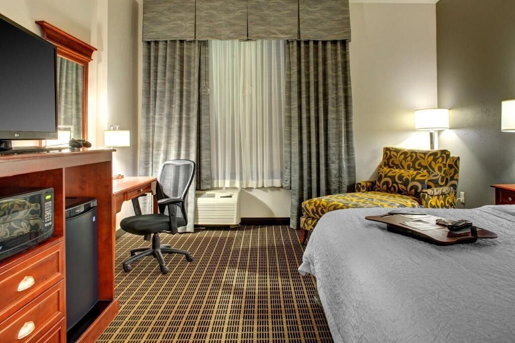 Down comforters, in-room safe, desk, iron/ironing board