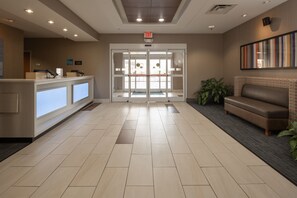 Interior entrance - Holiday Inn Express & Suites Lenoir Cty by IHG (Lenoir City)