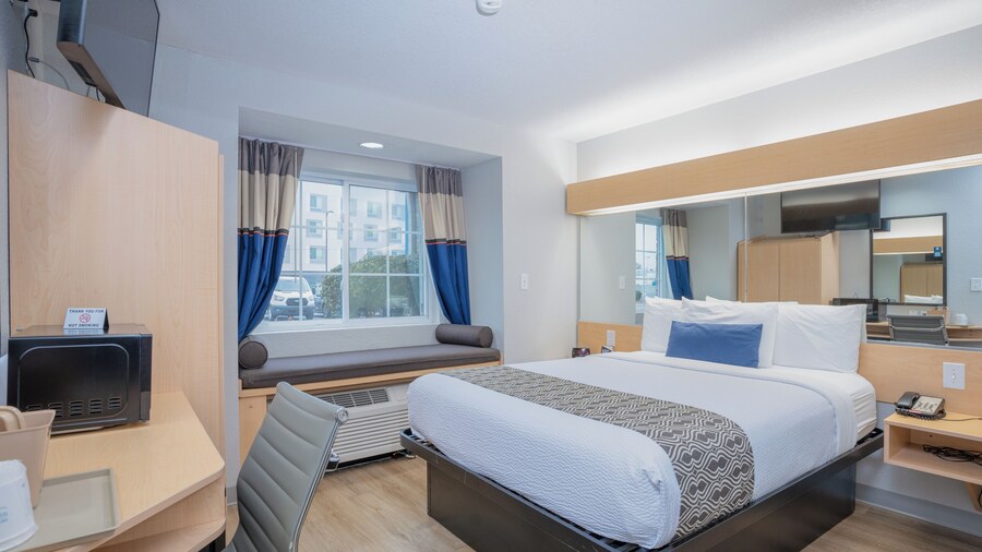 Microtel Inn & Suites by Wyndham Albertville