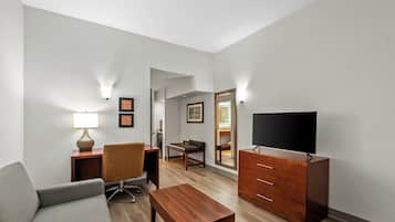 1 bedroom, hypo-allergenic bedding, in-room safe, desk