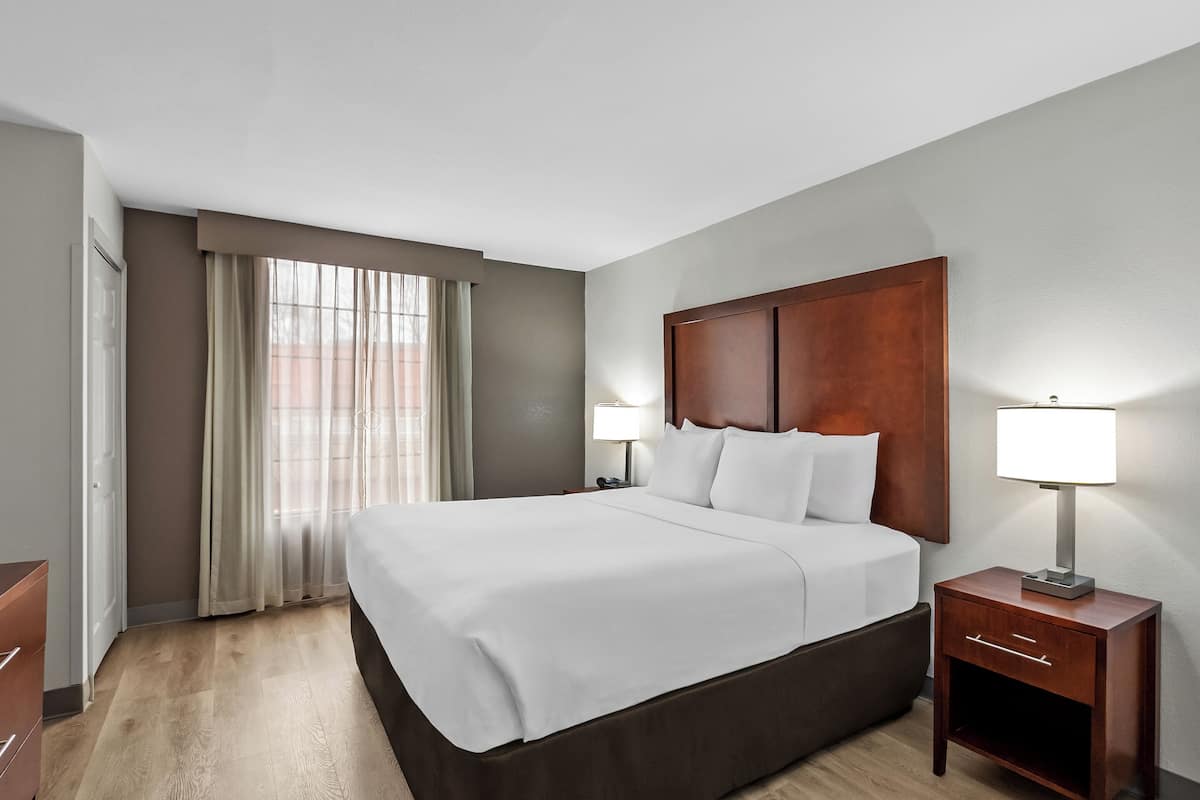 1 bedroom, hypo-allergenic bedding, in-room safe, desk