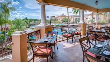 11 restaurants, breakfast, lunch, dinner served; American cuisine