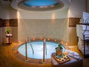 Couples treatment room(s), sauna, hot tub, steam room, body treatments - Rosen Shingle Creek (Orlando)
