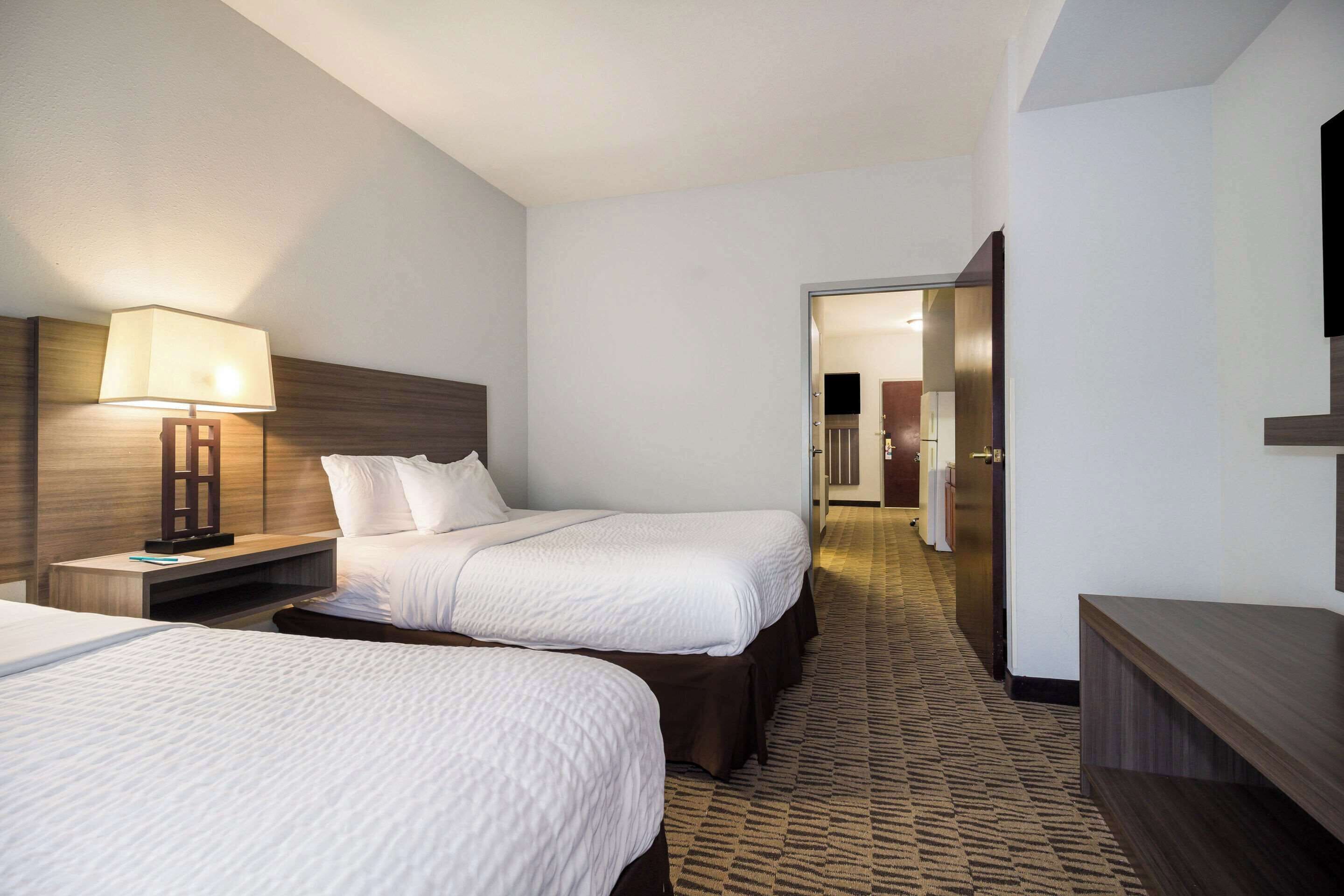 1 bedroom, hypo-allergenic bedding, in-room safe, desk