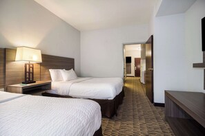 1 bedroom, hypo-allergenic bedding, in-room safe, desk - Clarion Pointe Charleston - West Ashley (Charleston)