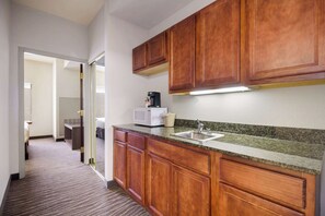 Suite, 1 King Bed with Sofa bed, Non Smoking | 1 bedroom, hypo-allergenic bedding, in-room safe, desk - Clarion Pointe Charleston - West Ashley (Charleston)