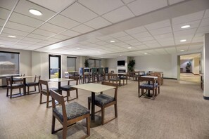 Free daily buffet breakfast  - Clarion Pointe Charleston - West Ashley (Charleston)