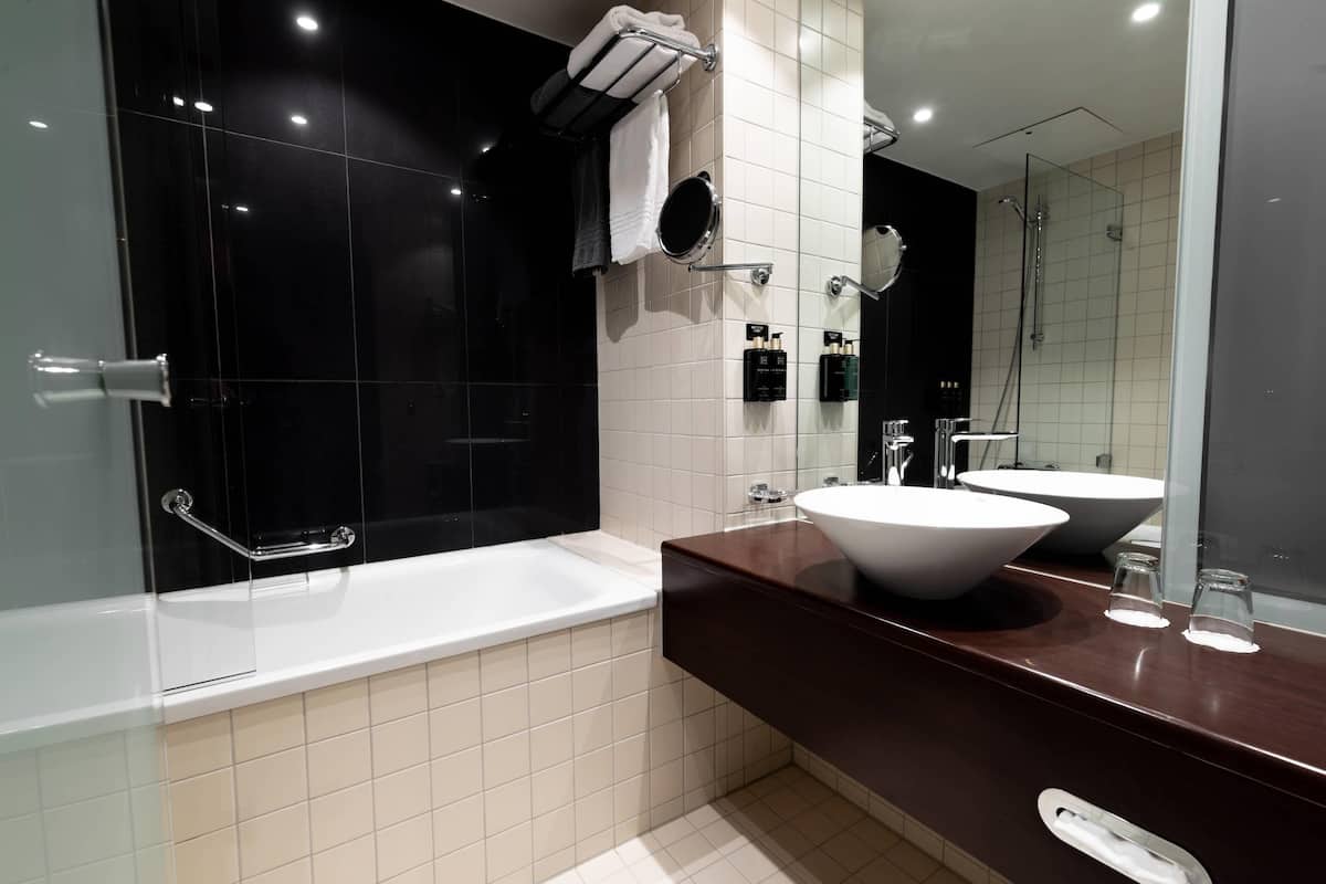 Kamar Superior, 2 Tempat Tidur Twin, Bebas Asap Rokok | Minibar, meja kerja, tirai kedap cahaya, dan kedap suara