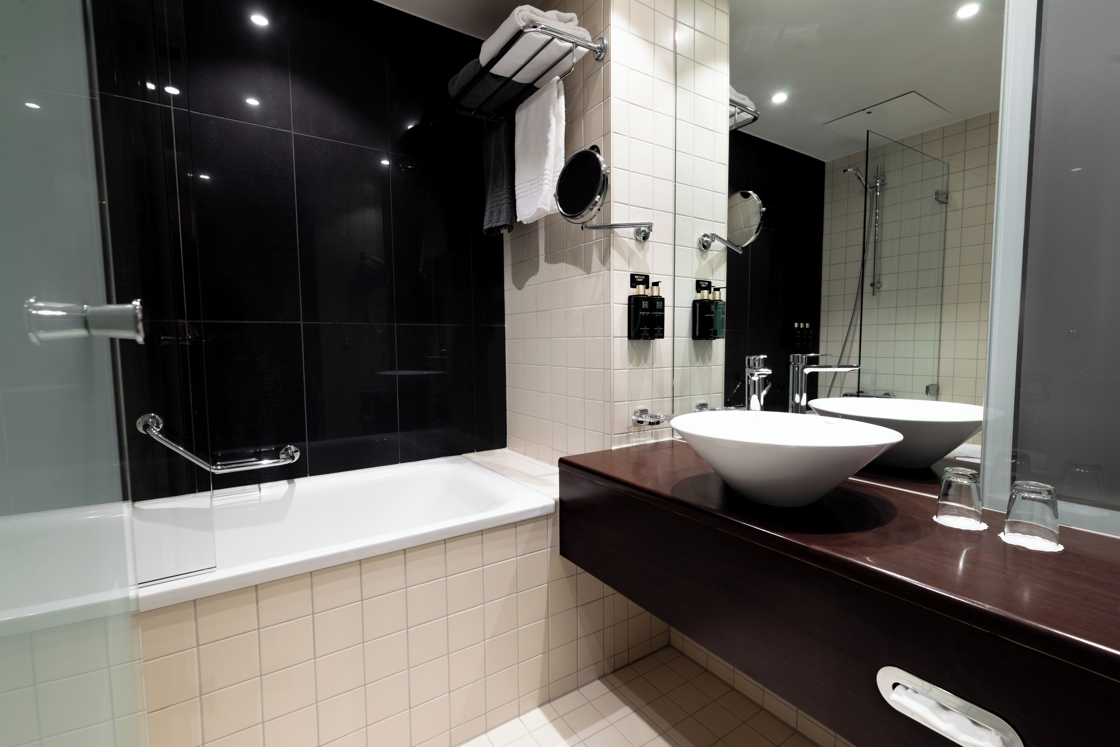 family room, multiple beds, non smoking | bathroom | shower, hair dryer, towels