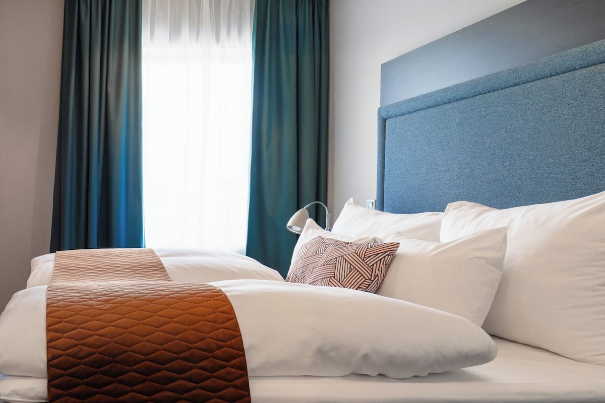 junior suite, 1 double bed, non smoking | minibar, desk, blackout curtains, soundproofing