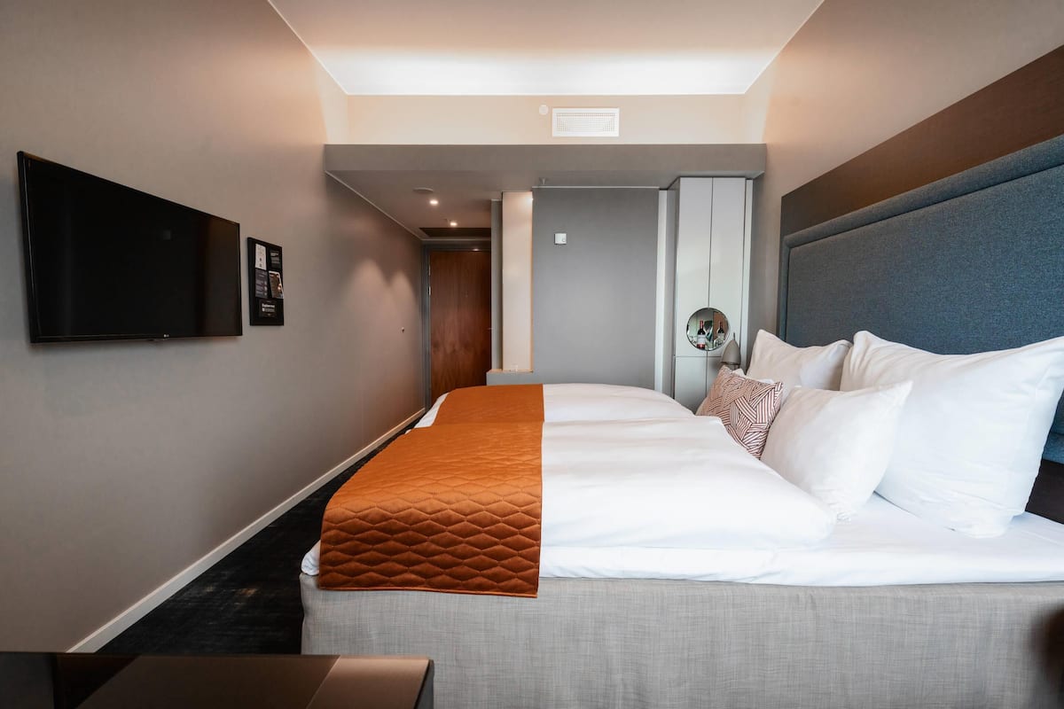 Rom – standard, 2 enkeltsenger, ikke-røyk | Minibar, skrivebord, blendingsgardiner og lydisolert