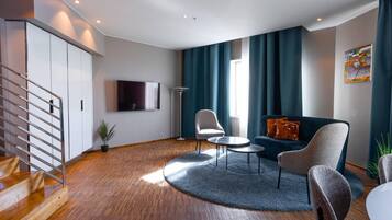 Minibar, desk, blackout drapes, soundproofing