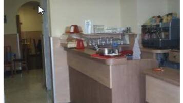 Tägliches Frühstücksbuffet (7 EUR pro Person)