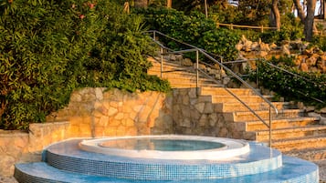 Indoor pool, 2 outdoor pools, sun loungers