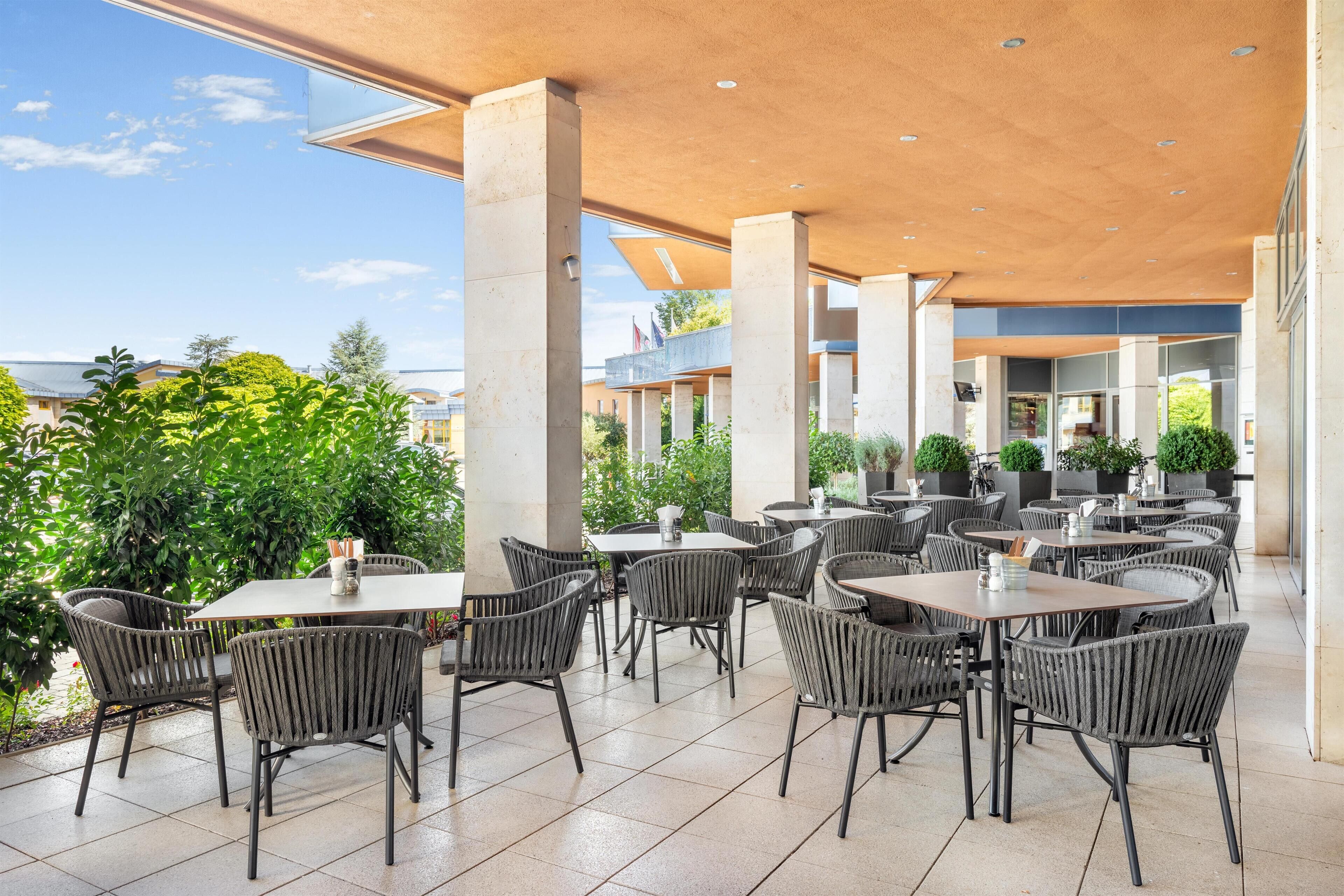 Breakfast, lunch and dinner served