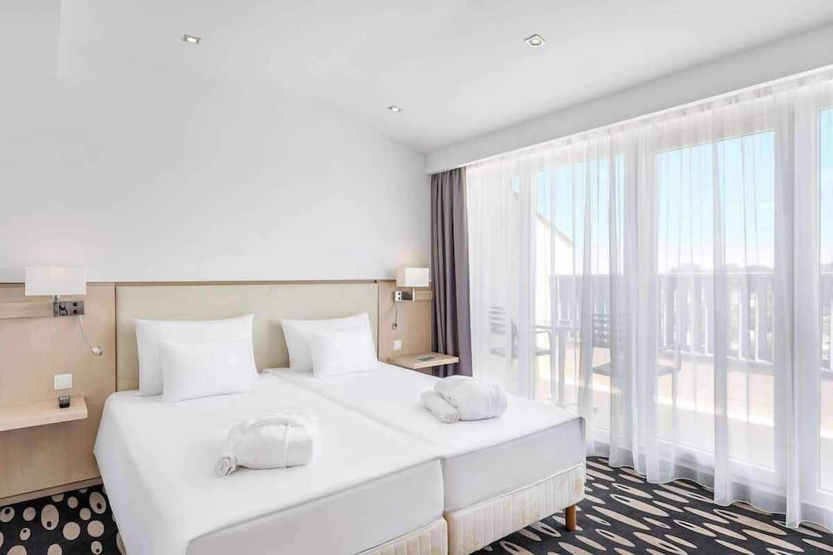 Minibar, in-room safe, desk, blackout curtains