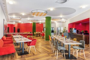 Breakfast, lunch and dinner served - Park Inn by Radisson Sárvár Resort & Spa (Sarvar)