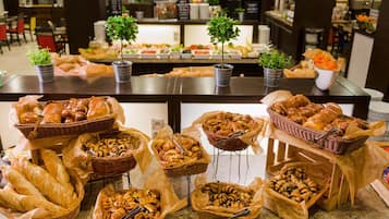 Café da manhã, almoço e jantar