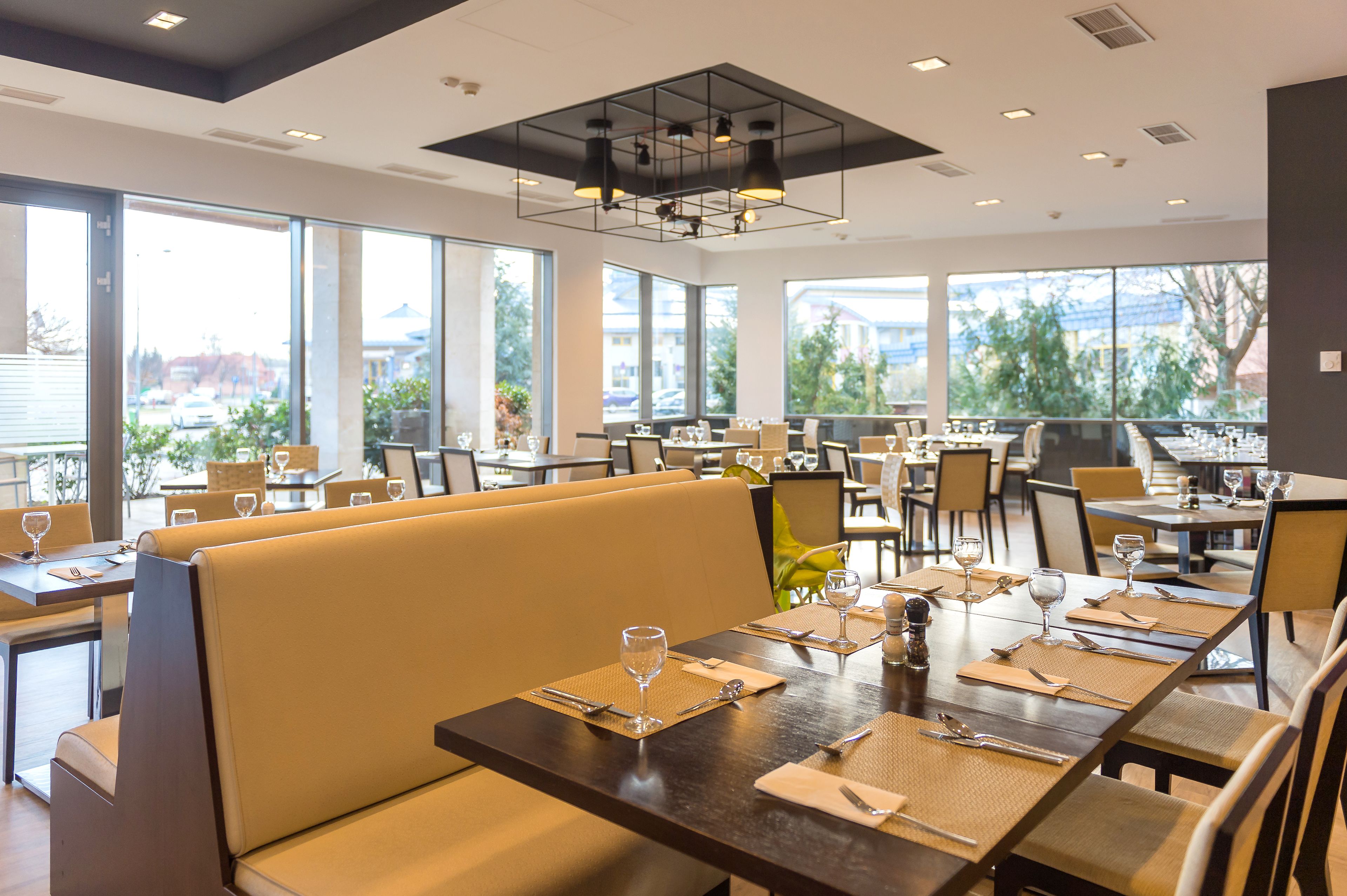 breakfast, lunch and dinner served