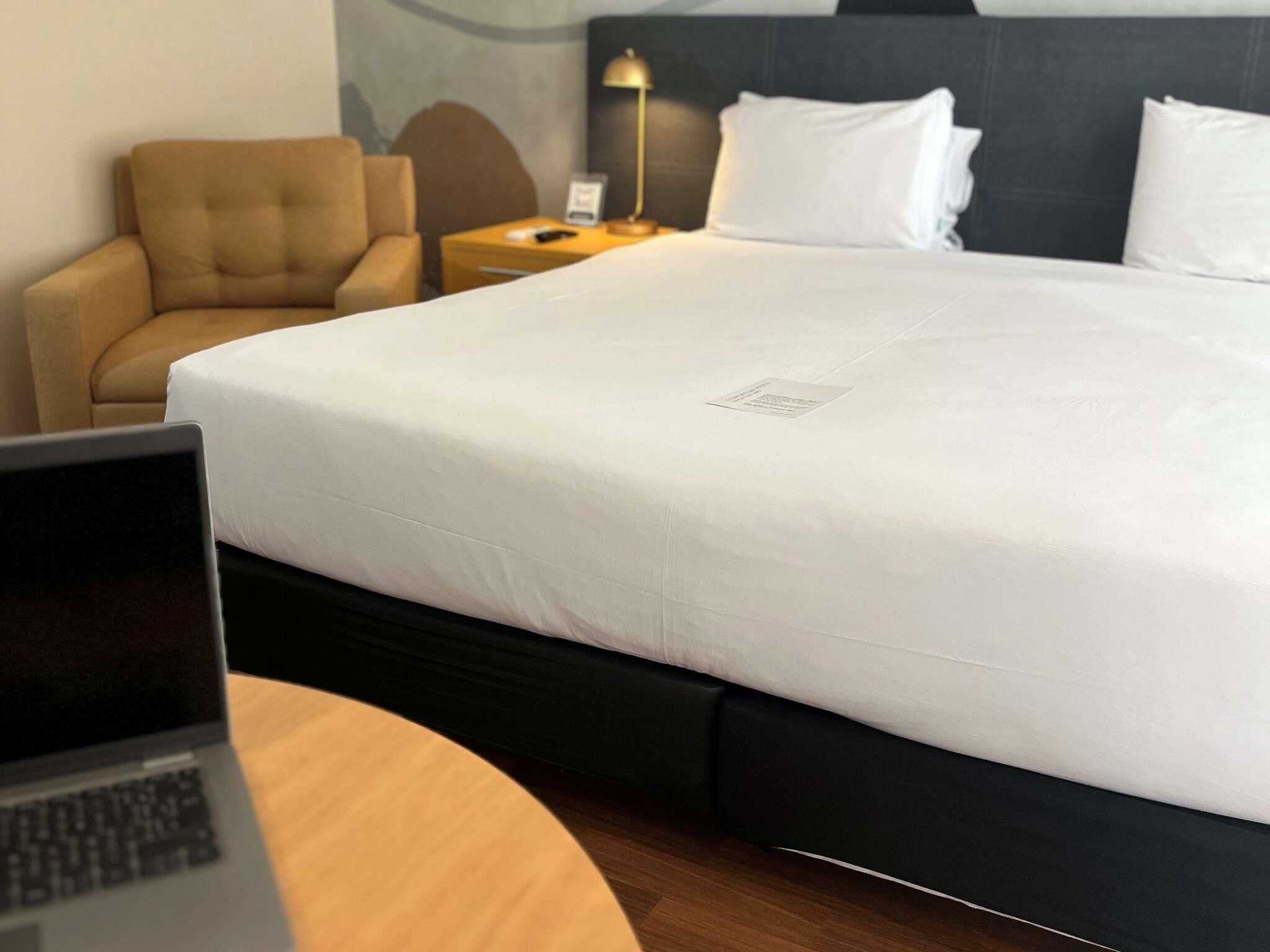 Executive Suite, 1 King Bed | Premium bedding, minibar, in-room safe, blackout drapes