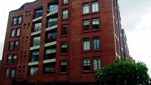 Unclassified image, 5 of 20, button - Arlington Place (Bogota)