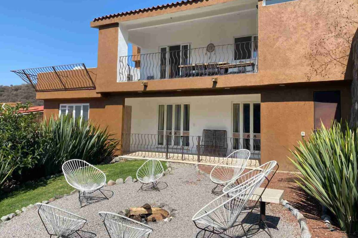 Villa de la luz. 3 bedrooms, private pool | Sengetøy av topp kvalitet og safe på rommet